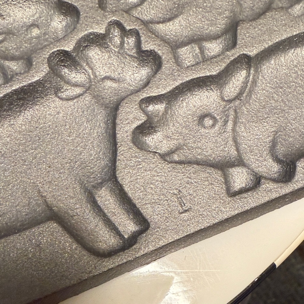 The Bar Silver Barnyard Mold cast iron - Picture 9 of 10